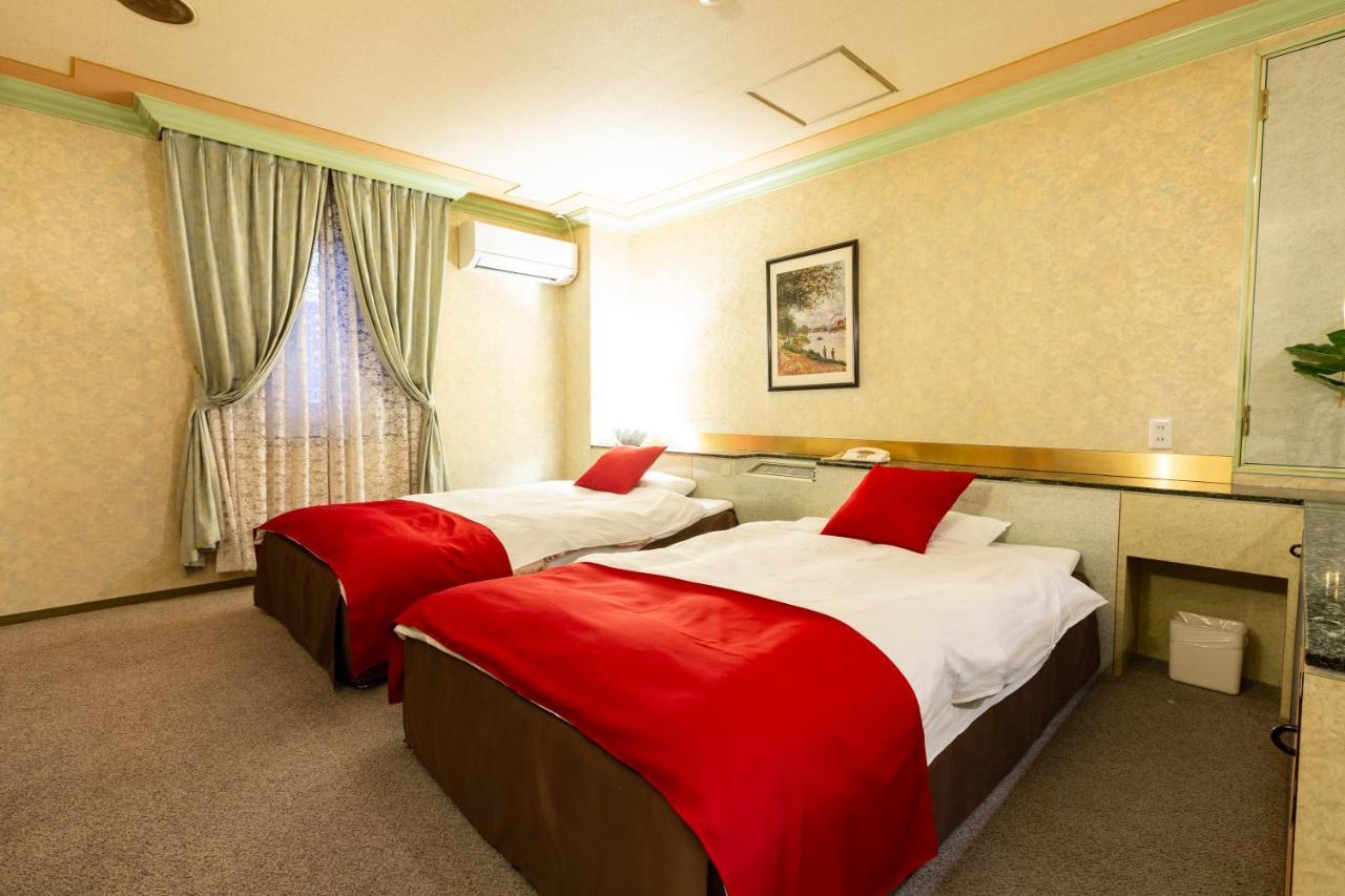Hotel Liberty Kochi (Adults Only) Екстериор снимка