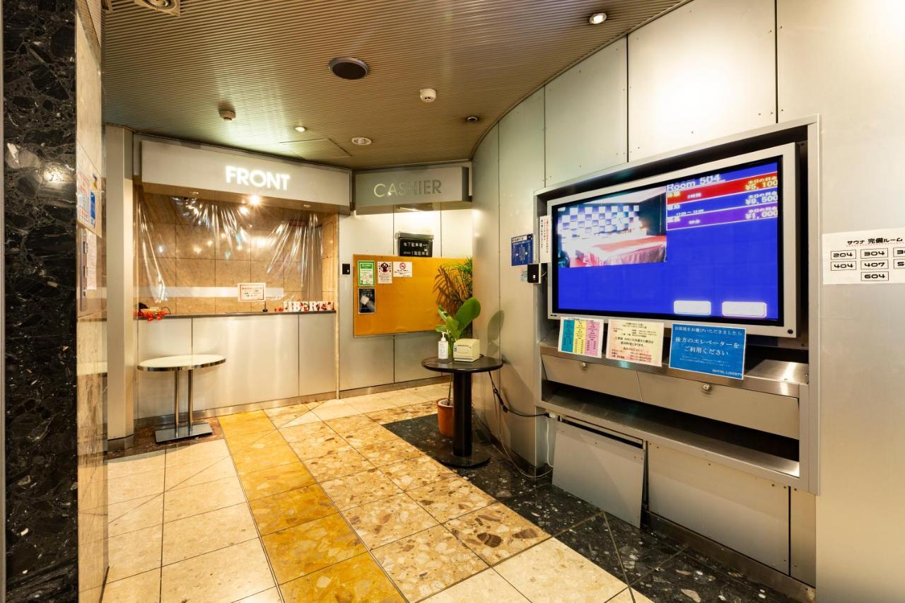 Hotel Liberty Kochi (Adults Only) Екстериор снимка