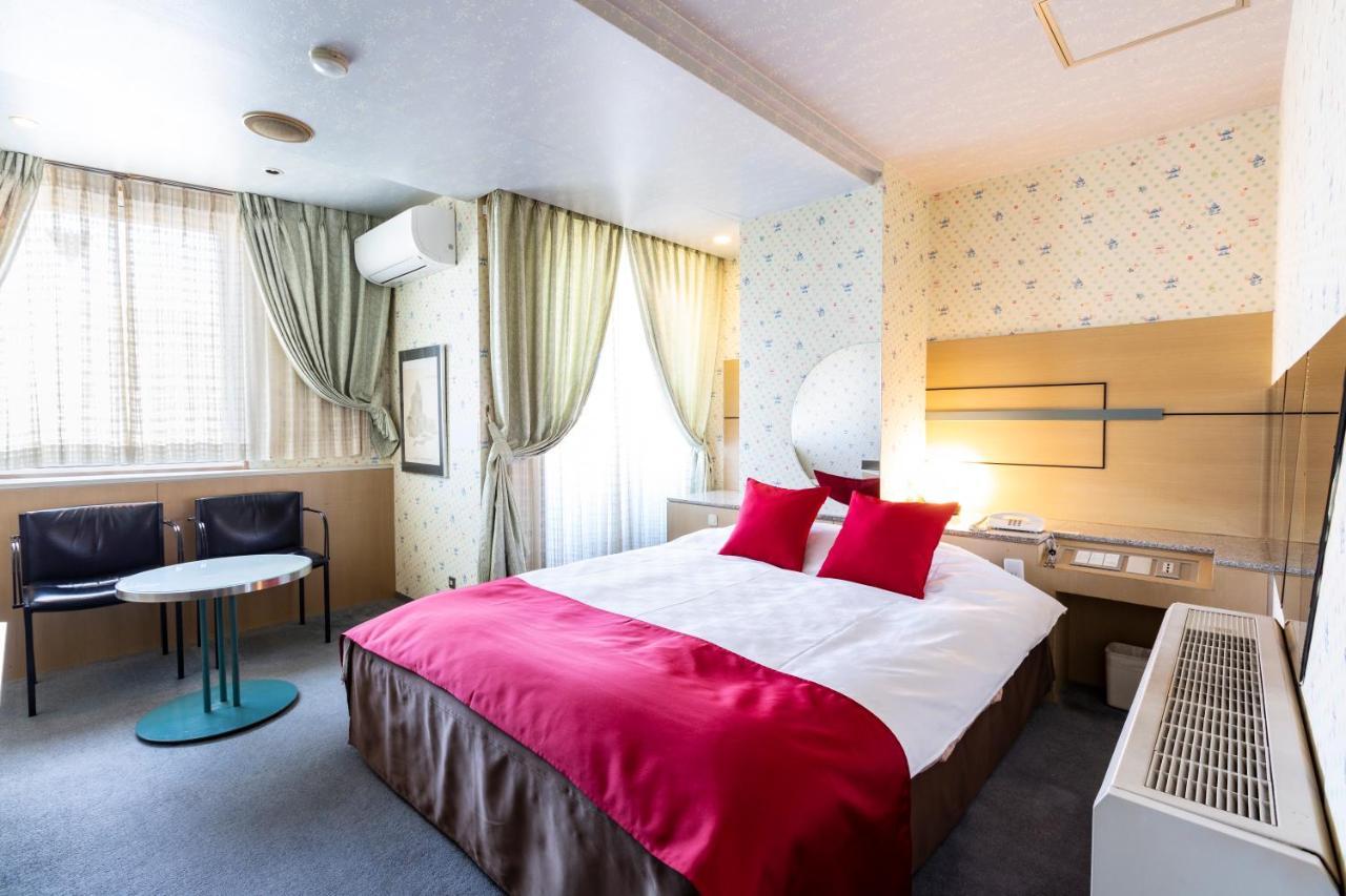 Hotel Liberty Kochi (Adults Only) Екстериор снимка