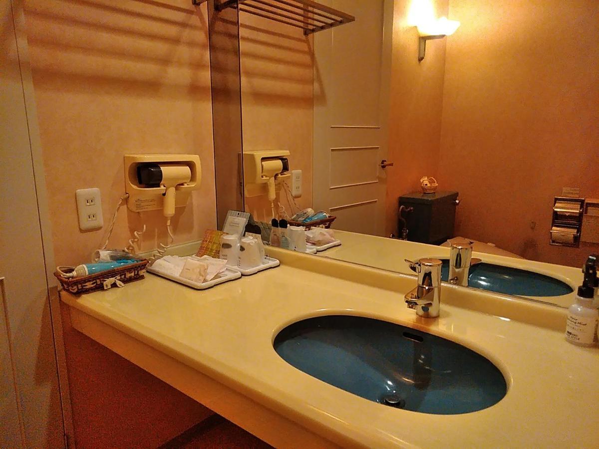 Hotel Liberty Kochi (Adults Only) Екстериор снимка