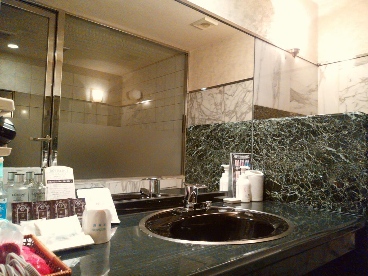 Hotel Liberty Kochi (Adults Only) Екстериор снимка